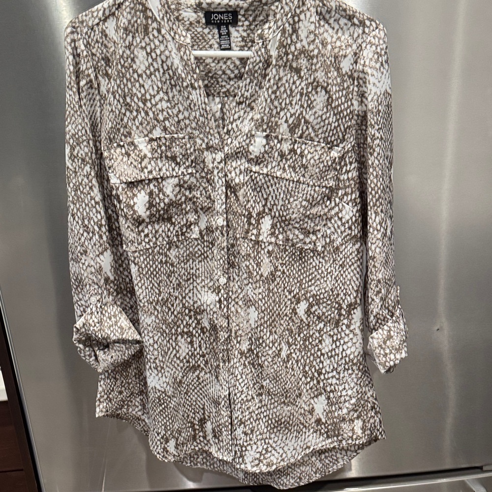 Jones New York Beige and White Patterned Blouse